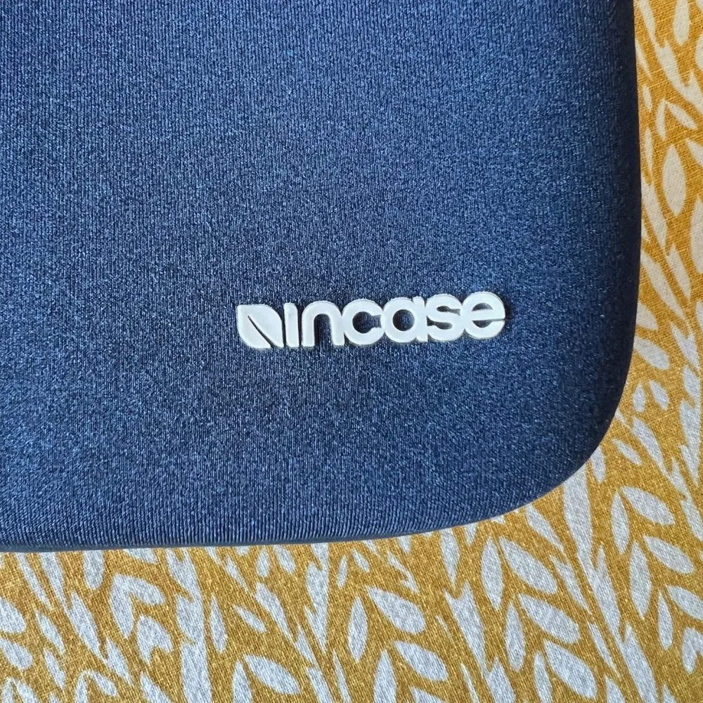 Computer protective sleeve